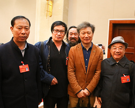 　刘砚军老师与中国美术家协会理事、中国文艺评论家协会理事、《美术》杂志执行主编尚辉先生合影.JPG