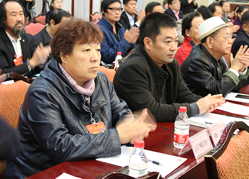 闫锐伶参加峰会现场.JPG