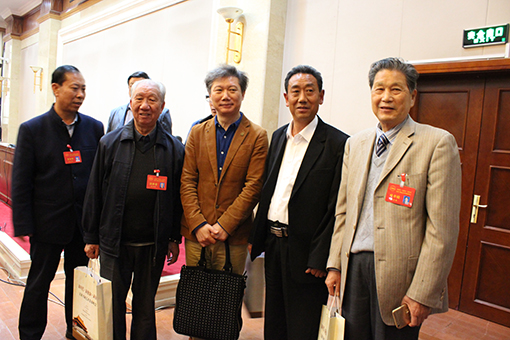 1547877027111288.jpg 叶开枝老师与中国美术家协会理事、中国文艺评论家协会理事、《美术》杂志执行主编尚辉先生合影.jpg