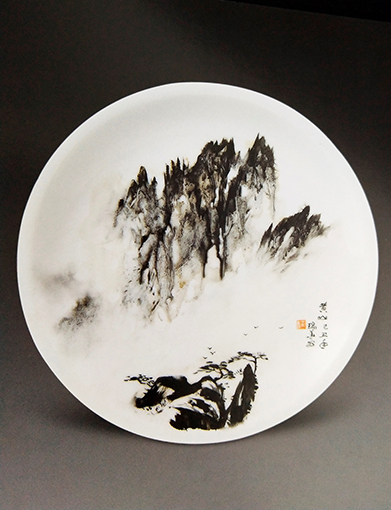 釉上瓷艺《黄山》价格：面议.jpg