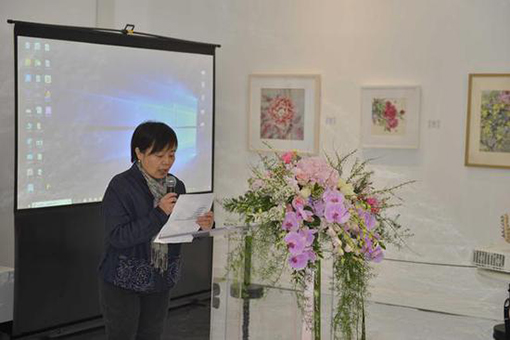 北京女美术家联谊会副会长韦红燕做2019年工作计划报告.jpg