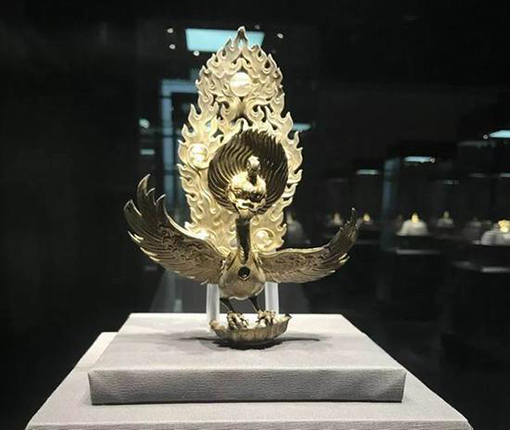 大理国 银鎏金镶珠金翅鸟 云南省博物馆藏.jpg