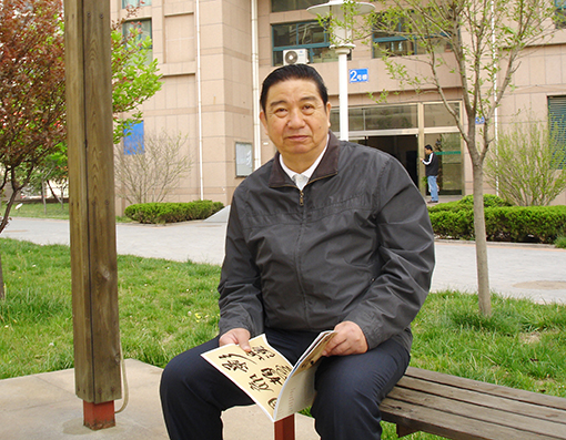 2012年5月于青岛.jpg