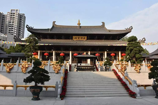 大雄宝殿主座.jpg