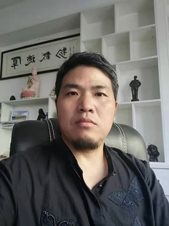 陈勇任生活照.jpg