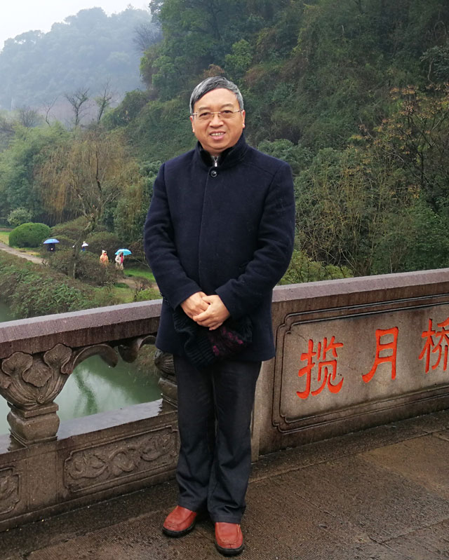 胡德康照片.jpg