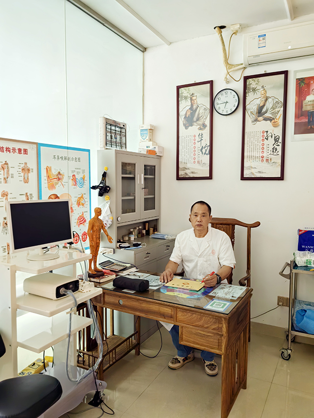 黄志君.jpg