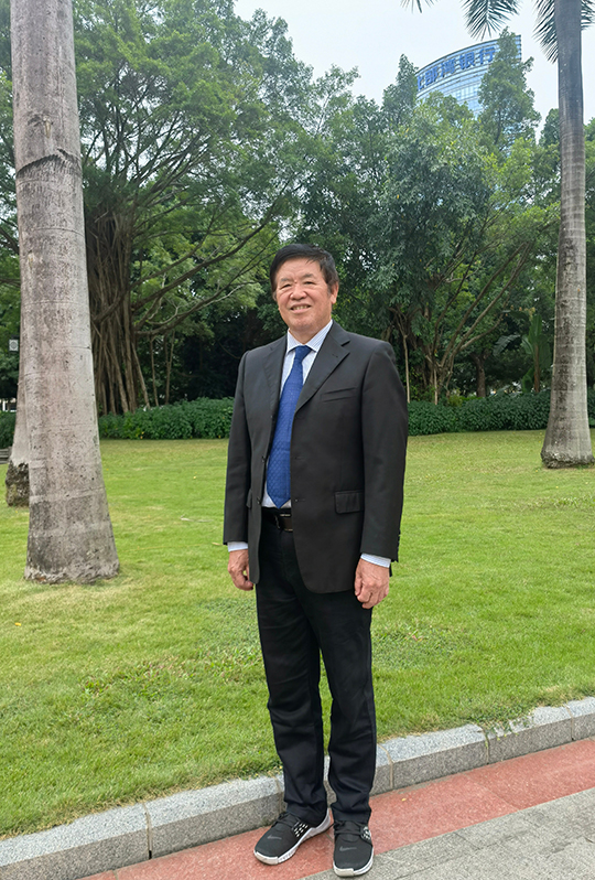 覃非凡个人照.jpg