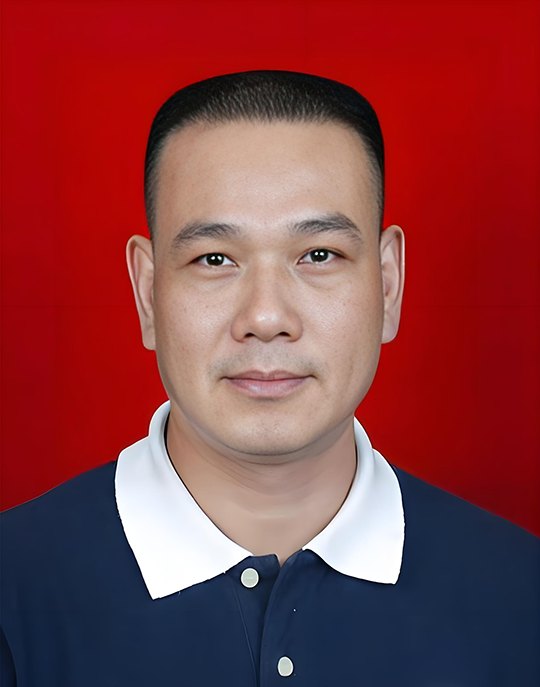 邬汝源  2个照片看着选择.png