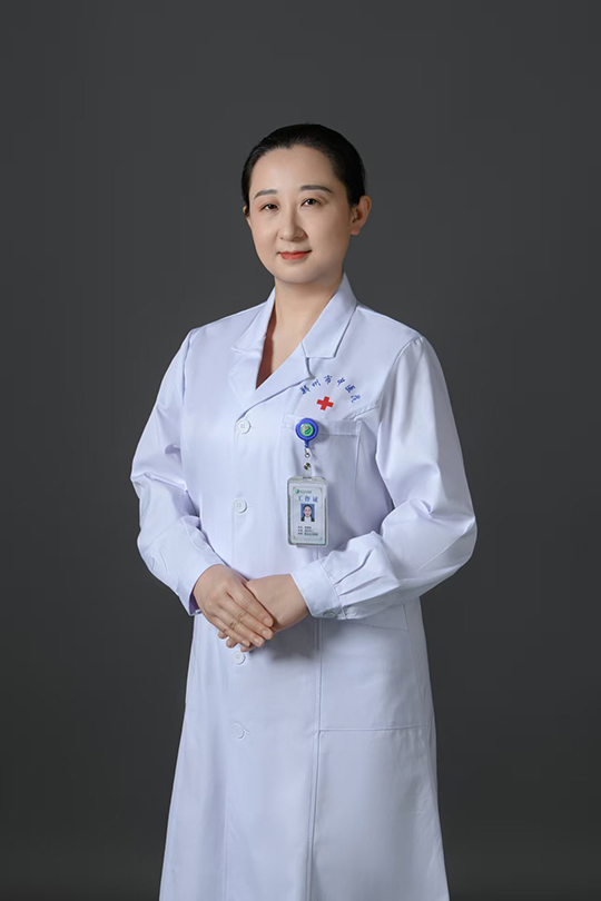 李莉莉.jpg