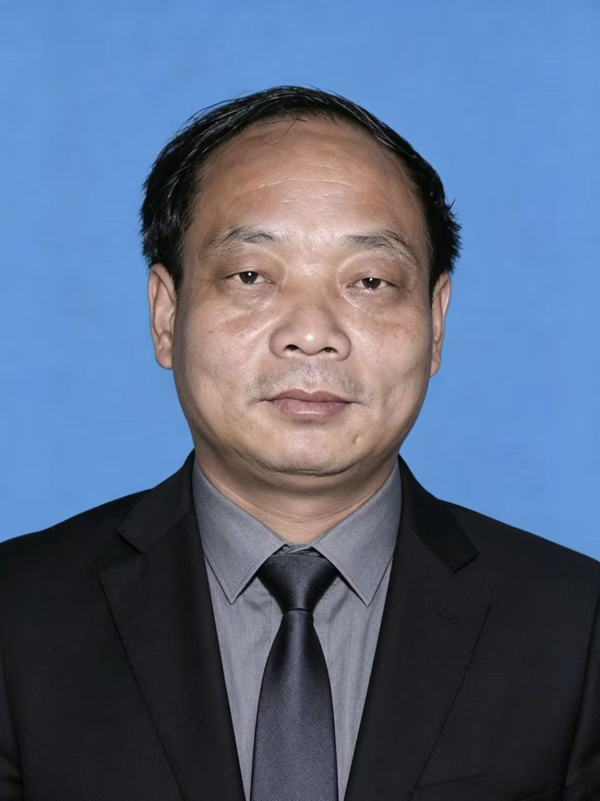 衡桂军个人照.jpg