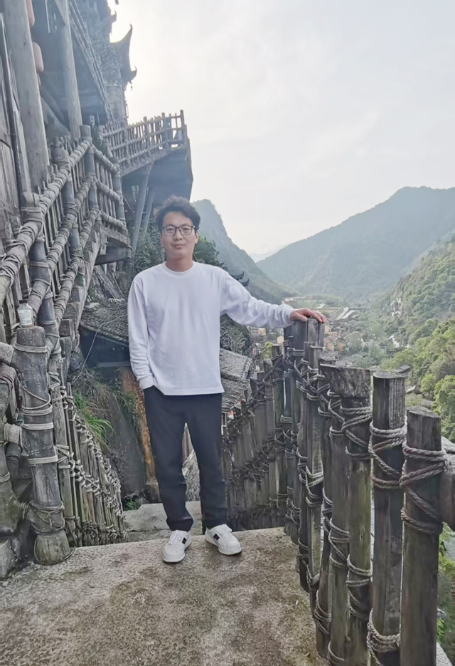 1784279956856154.jpg 杨永成个人照片.jpg