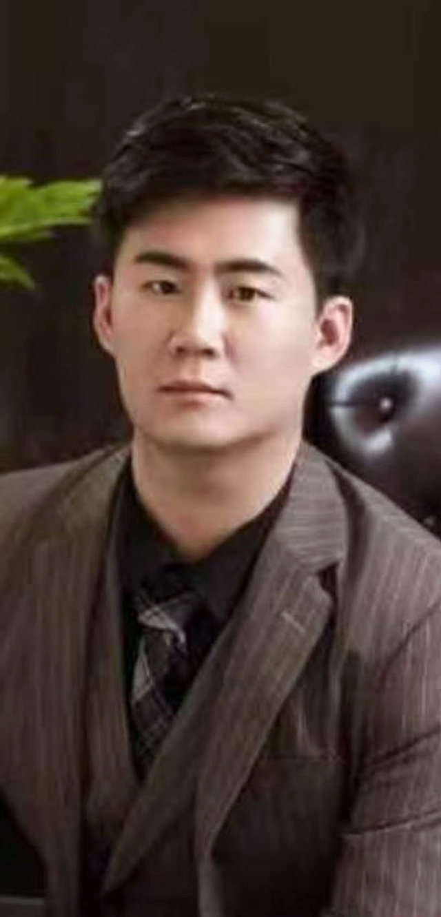 丁氏正骨第14代正宗嫡传丁渤深医师.jpg