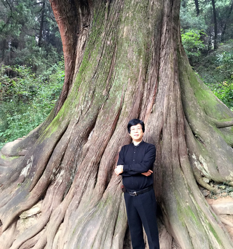 向中国民族建筑企业重点推荐的百位书画艺术名家——肖海明 向中国民族建筑企业重点推荐的百位书画艺术名家——肖海明